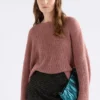Agna-trui met patroon in Rosewood Agna-trui met patroon in Rosewood
