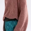 Agna-trui met patroon in Rosewood Agna-trui met patroon in Rosewood