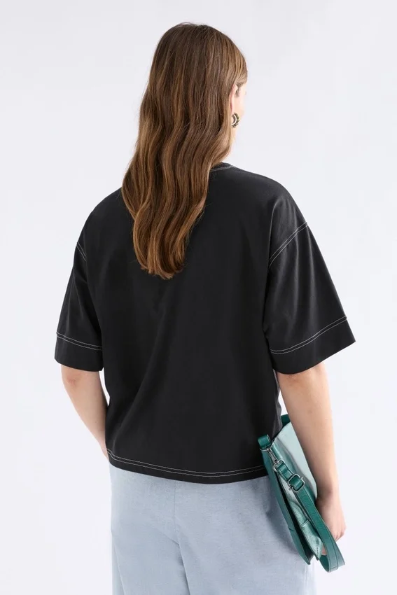 Famke T-shirt Zwart Famke T-shirt Zwart