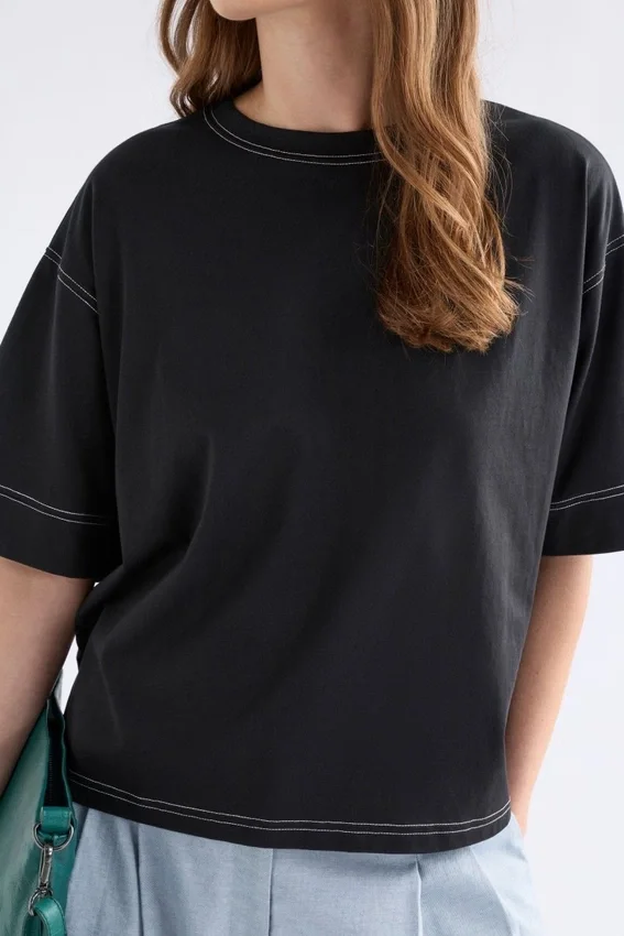 Famke T-shirt Zwart Famke T-shirt Zwart