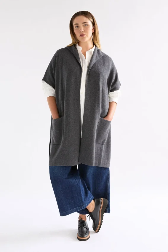 Neuwt poncho met capuchon Neuwt poncho met capuchon