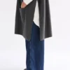 Neuwt poncho met capuchon Neuwt poncho met capuchon