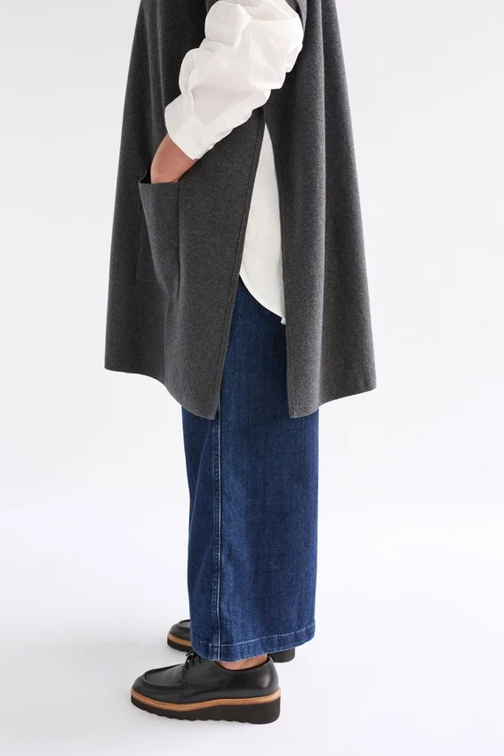 Neuwt poncho met capuchon Neuwt poncho met capuchon