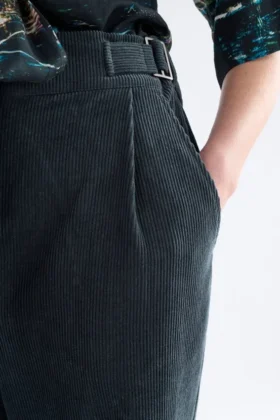 Noemi-cordbroek Carbon